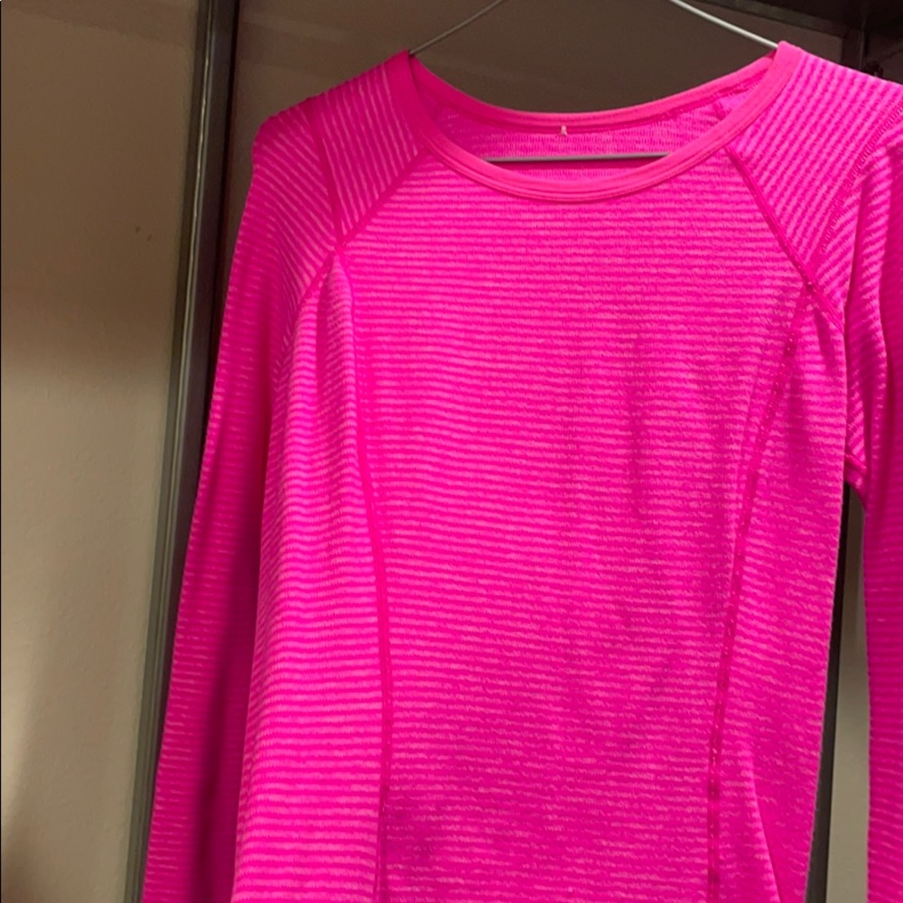 Lululemon long sleeve size 4